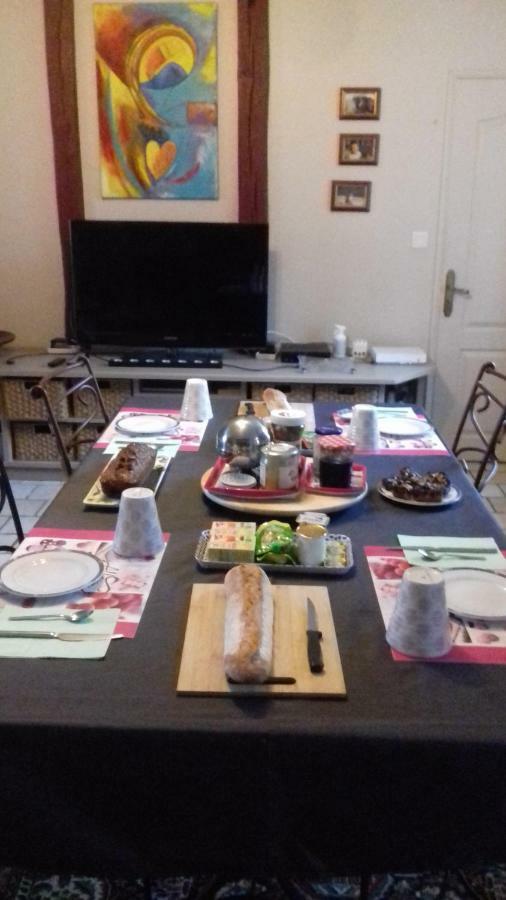 Ideal Pour Une Pause Saint-Georges-sur-Cher Exterior foto